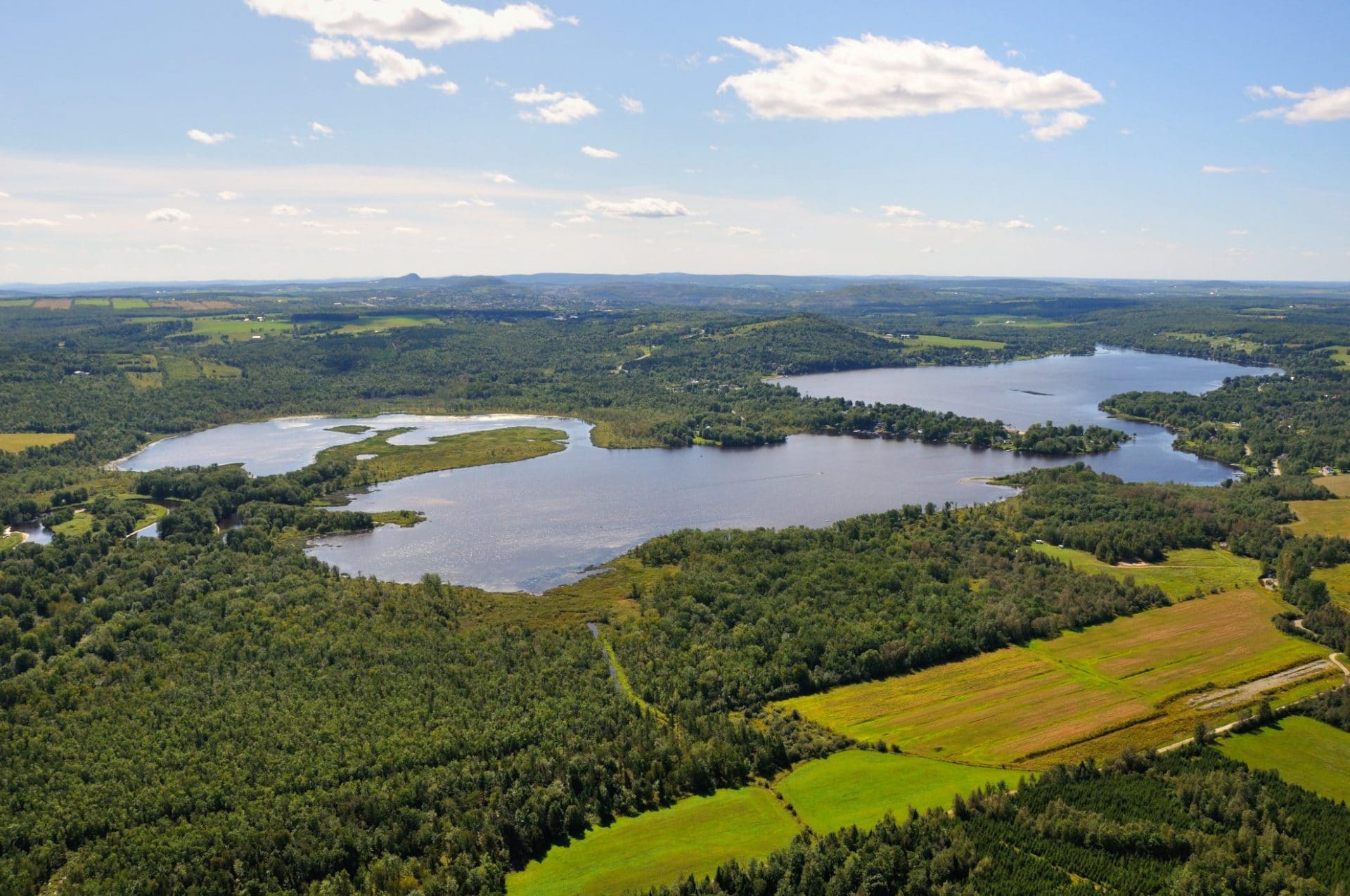 Débit d'écoulement à la sortie du lac - L'Association des Résidants des